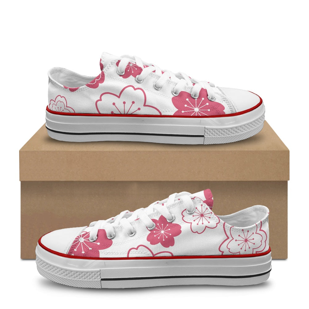 Low-top canvas shoes